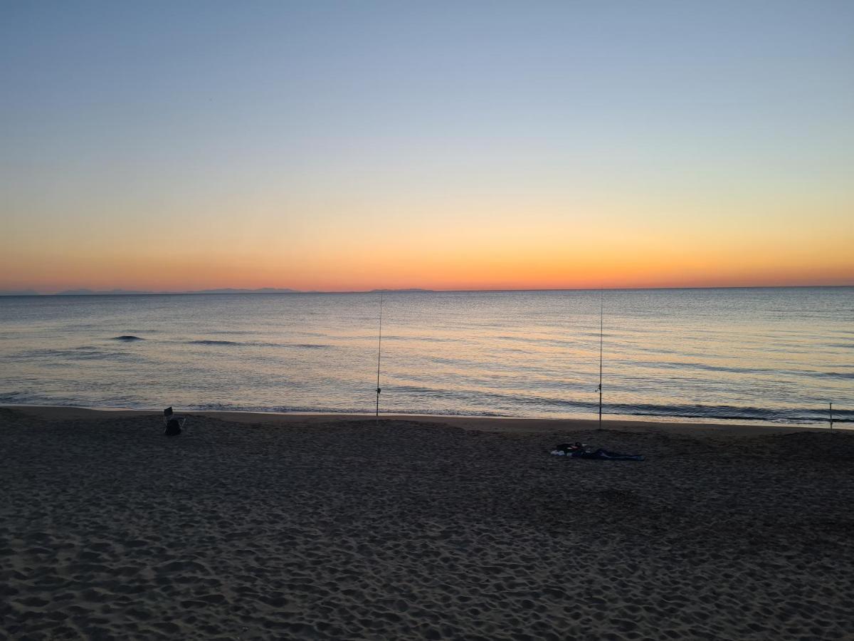 Il Giglio Lägenhet San Vincenzo Exteriör bild